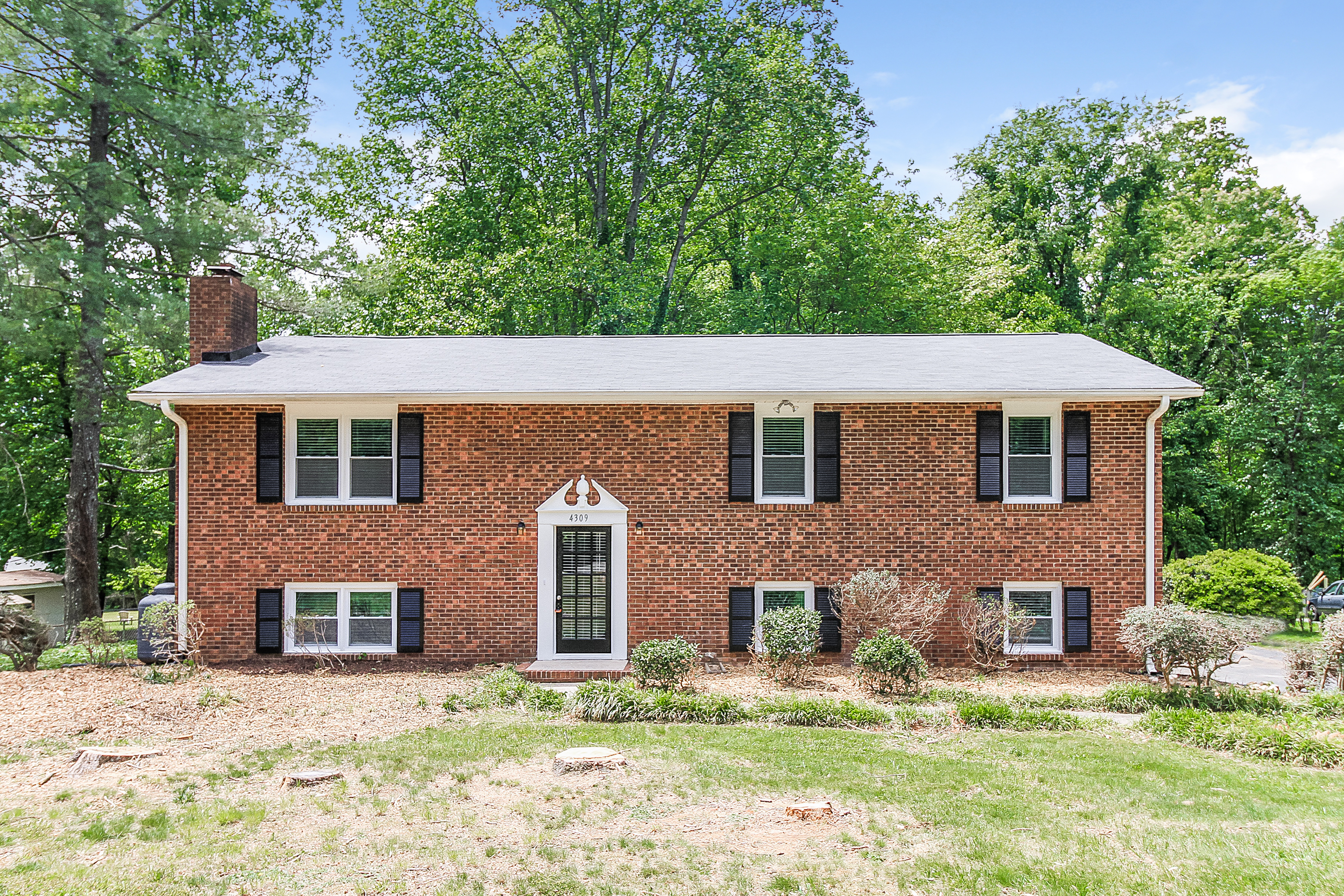 4309 Rosebriar Ln Winston-Salem, NC 27106